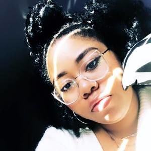 Meet your Posher, Jade